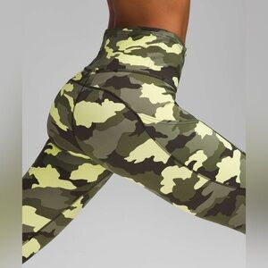 Lululemon Fast and Free High Rise Crop 23"
Heritage 365 Camo Crispin Green Multi
